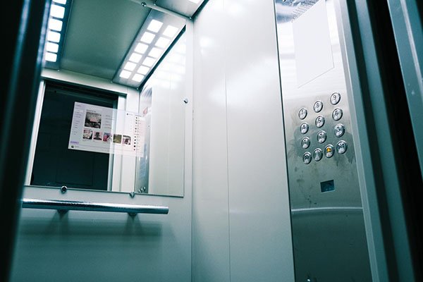 Customize Smart Mirrors for Elevator Manufacturers