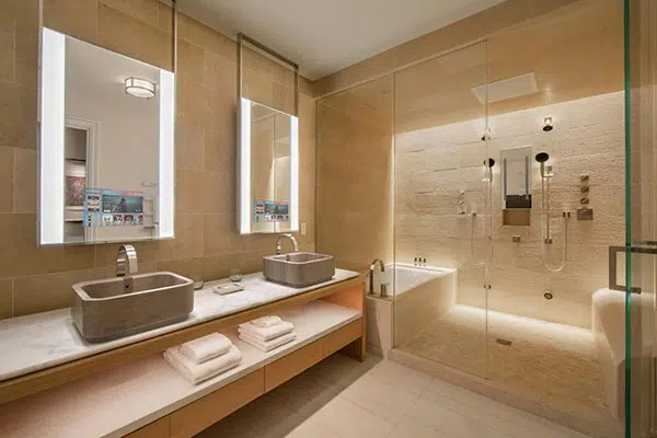 TV Smart Mirrors for Beauty Industry